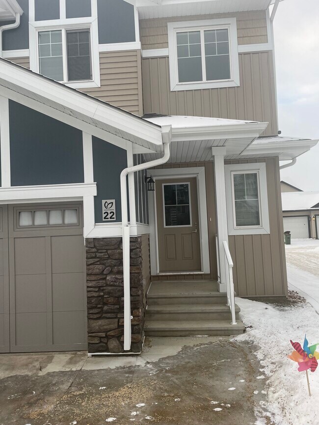 Building Photo - Daniels Way SW