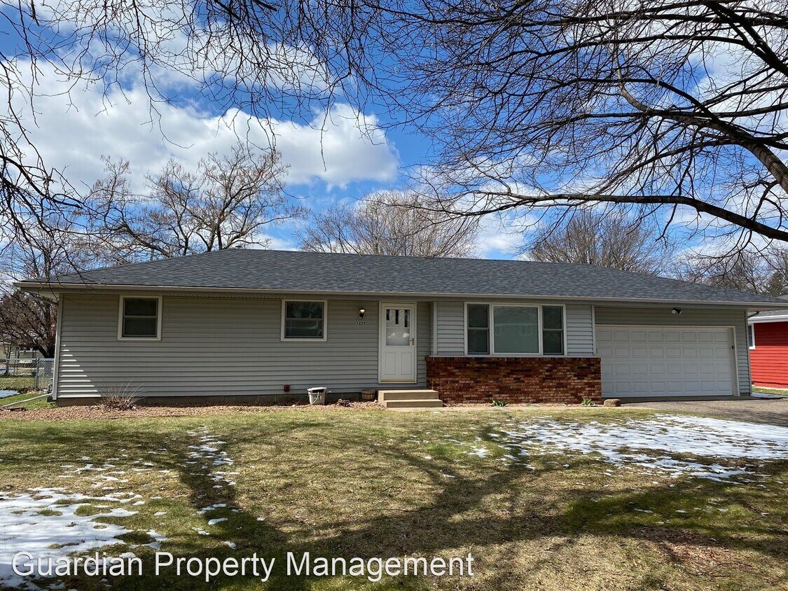 Foto principal - 4 br, 2 bath House - 5229 Greenfield Ave