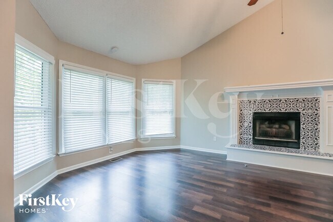 Foto del edificio - 15117 W 131st St