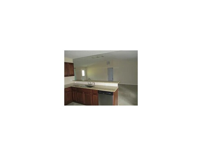 Foto del edificio - 11185 Fairbanks Grant Rd W