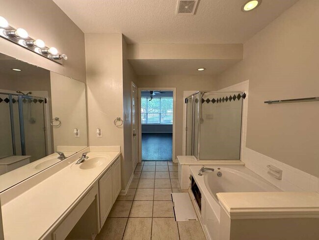 Foto del edificio - 7203 Welshwood Ln