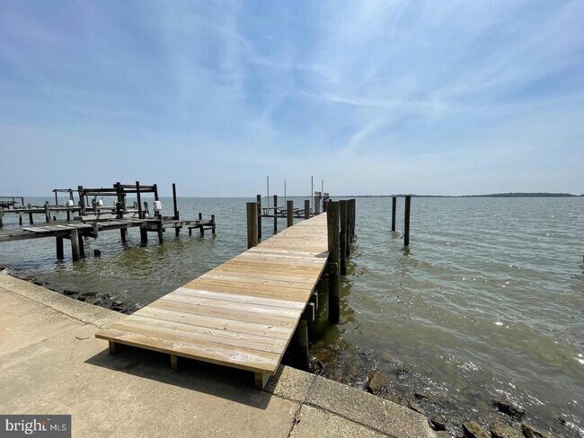 Foto del edificio - 2513 Barrison Point Rd