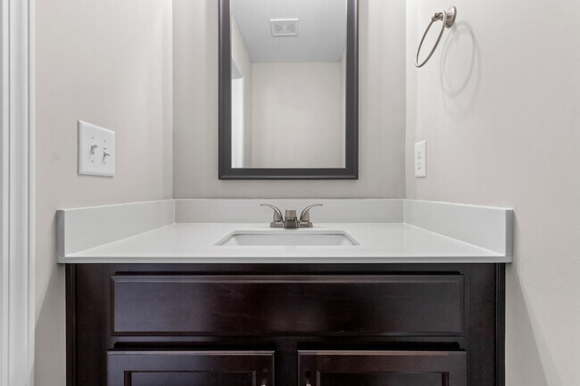 Foto del edificio - 202 Burch Rd