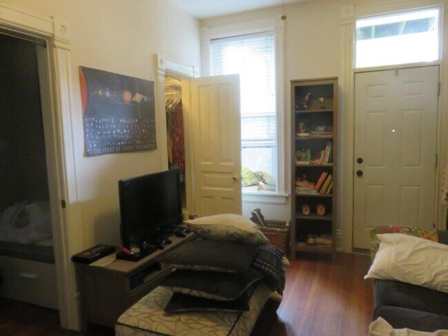 Foto del edificio - 1623 N Hermitage Ave