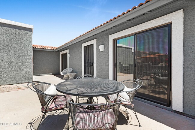 Foto del edificio - 14209 N Hawthorn Ct