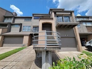 Building Photo - 18309 Sandy Cove Dr