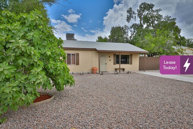 Foto del edificio - 1239 E Highland Ave