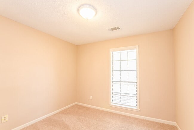 Building Photo - 3840 Westridge Dr
