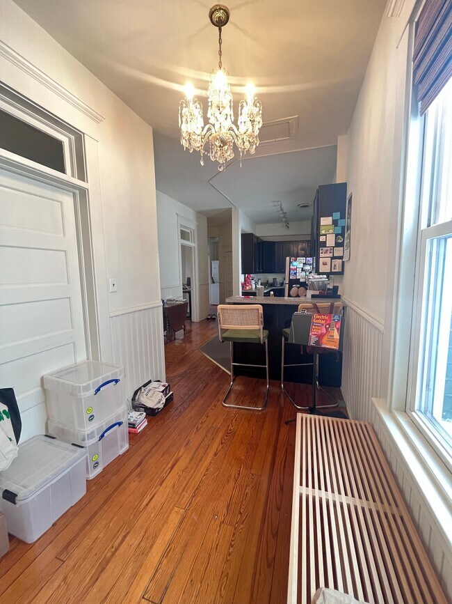 Building Photo - 2121 Grove Ave