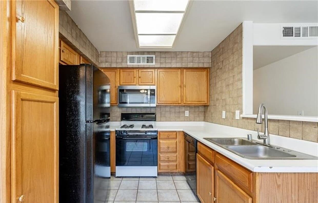 Building Photo - Canyon Willows 3/BD 2/BA Condo with Commun...