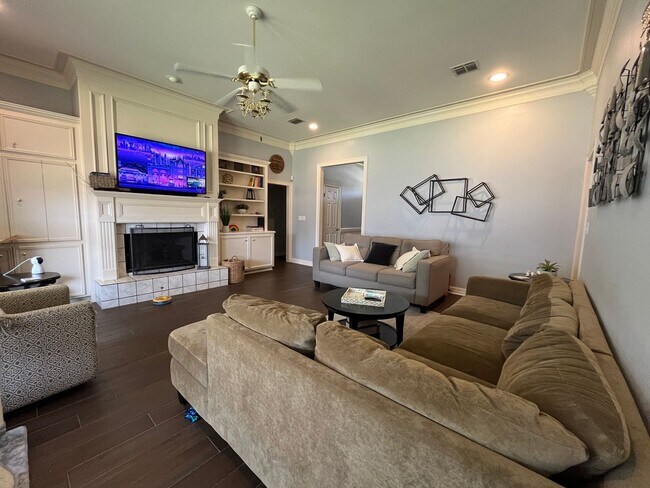 Building Photo - 852 Azalea Garden Dr