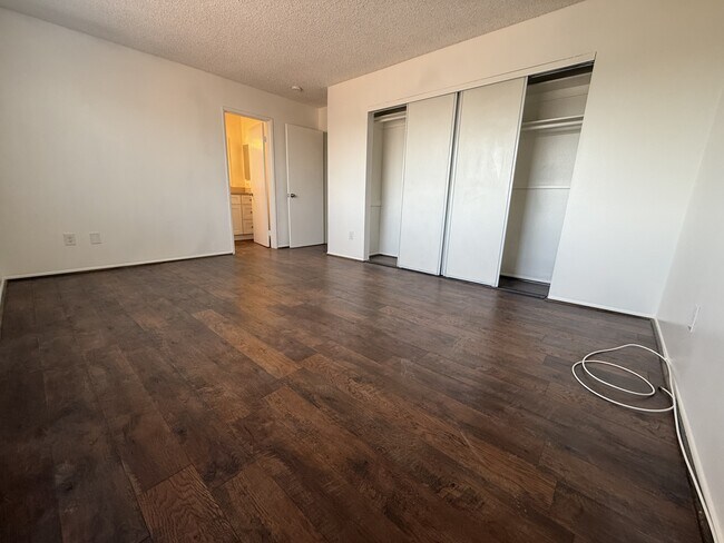 Foto del edificio - 225 S Curtis Ave