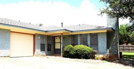 Building Photo - 1214 Leander Rd