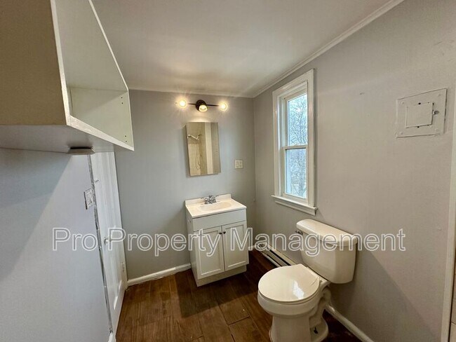 Building Photo - 25A Fairfield Ave