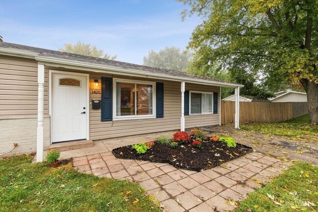 Photo - 1420 Broadview Ct House