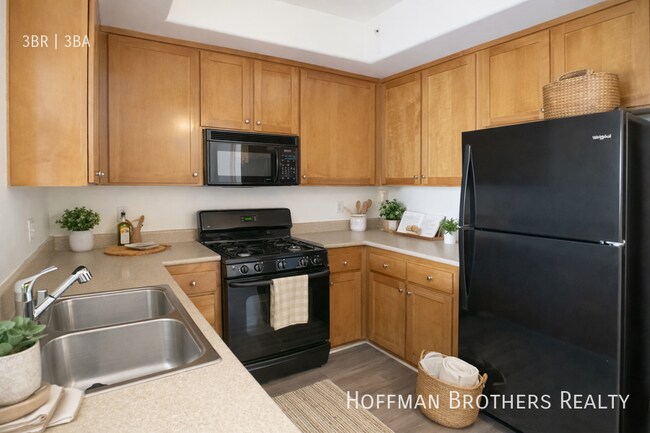 Foto del edificio - 7395 W Manchester Ave