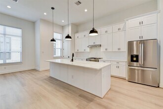 Building Photo - 1821 Prospect St