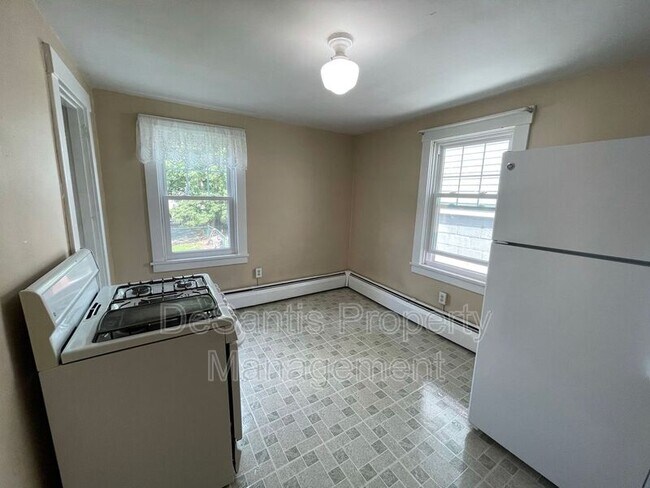 Foto del edificio - 2473 Wildwood Rd