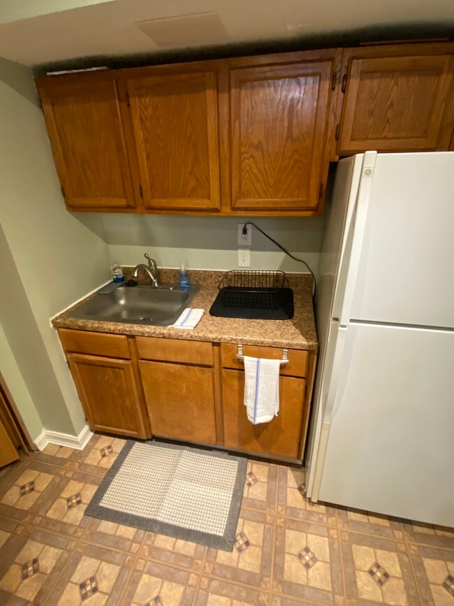 Kitchenette - 8371 Stationhouse Ct
