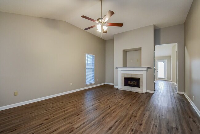 Foto del edificio - 5580 Kaitlyn Dr E