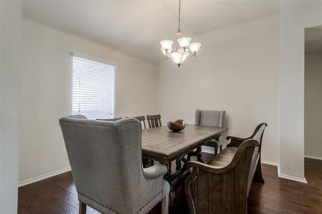 Foto del edificio - 1552 Sleepy Hollow Dr