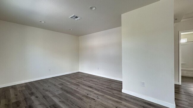 Foto del edificio - PRICE REDUCTION!! Cozy 2 Bedroom 1 Bathroo...