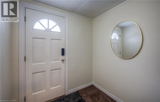 Building Photo - 206 Green Valley Dr