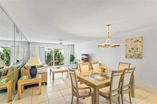 Foto del edificio - 2200 Diana Dr