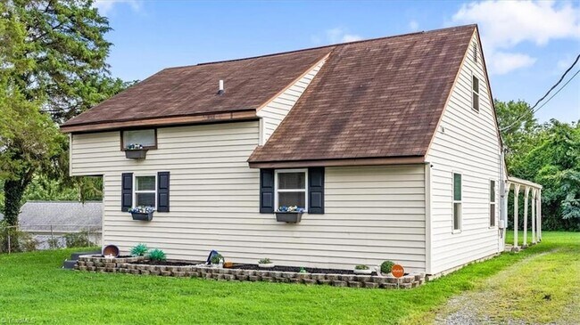 Building Photo - 1404 Denim Rd