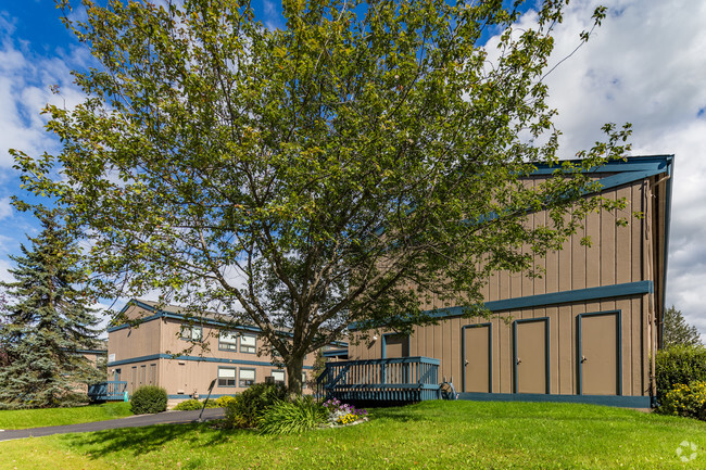 Building Photo - Arctic Gardens