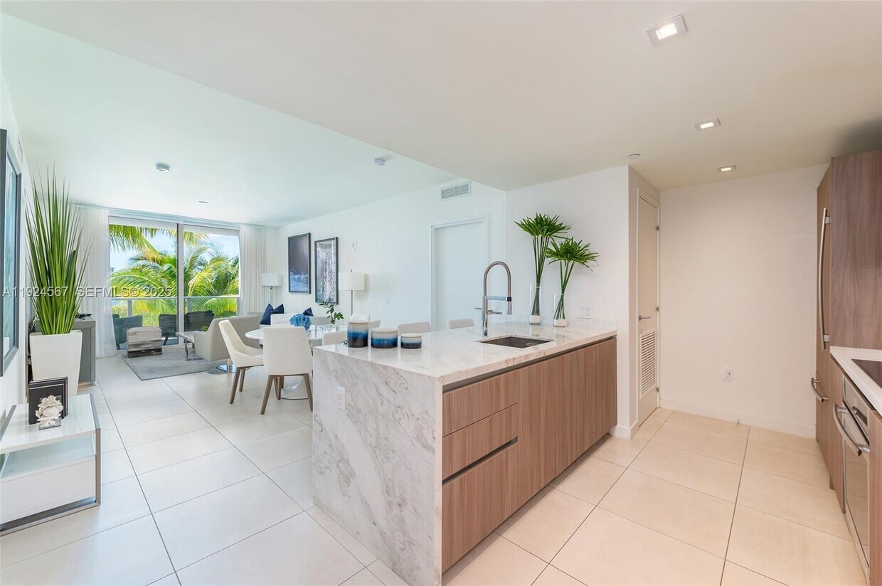 Foto principal - 401 N Birch Rd