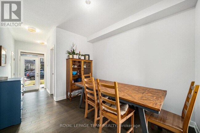 Building Photo - 626 Allied Mews