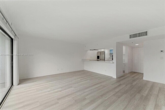 Foto del edificio - 1700 N Congress Ave