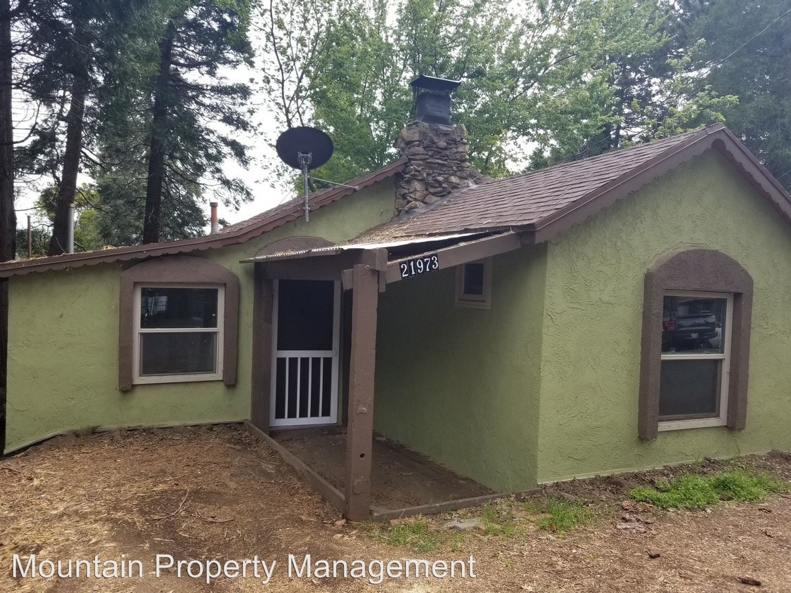 21973 Mojave River Rd, Crestline, CA 92322 House Rental in Crestline