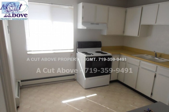 Building Photo - 2 bedroom Stratmoor South