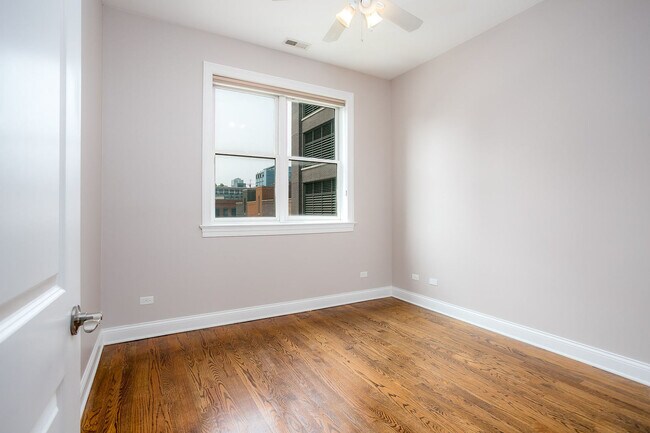 Building Photo - 220 N Halsted St