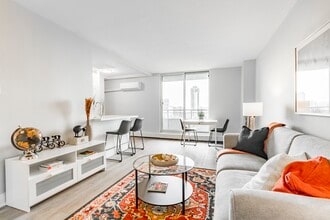 Building Photo - Corktown Crossing I