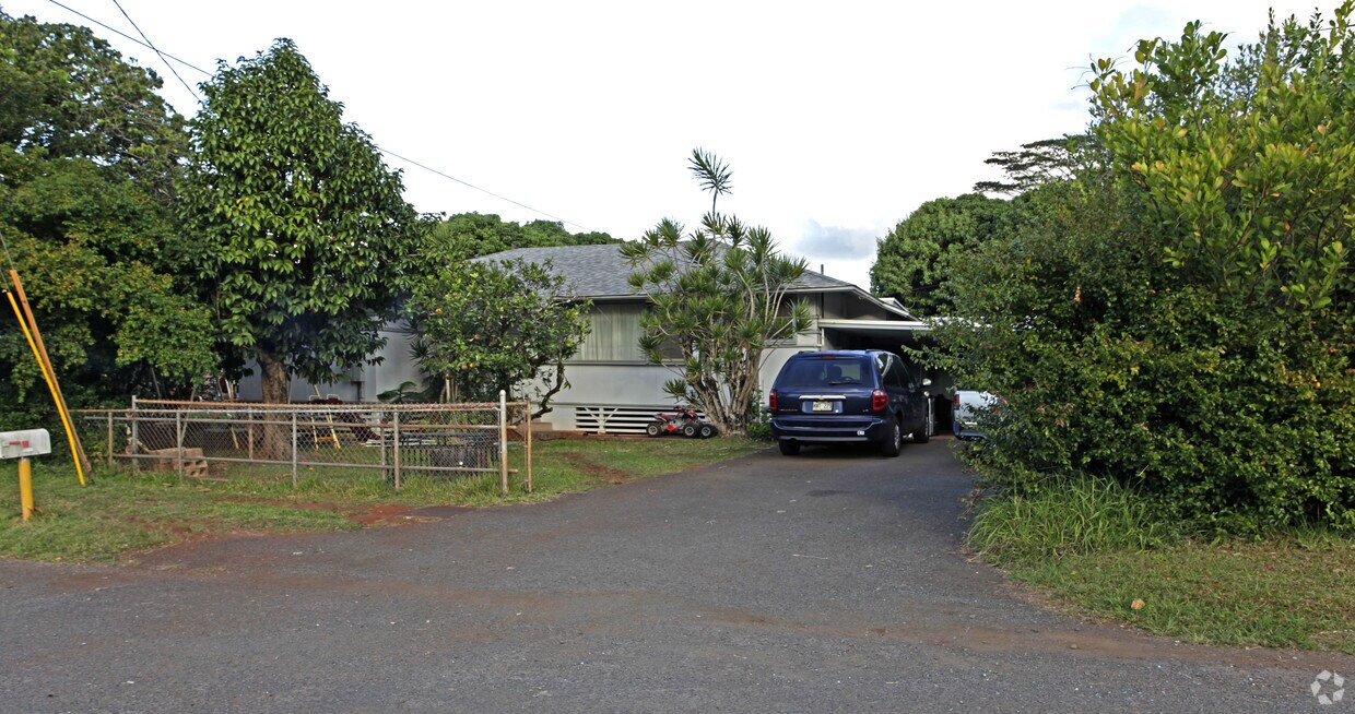 Primary Photo - 2102 Puu Pl