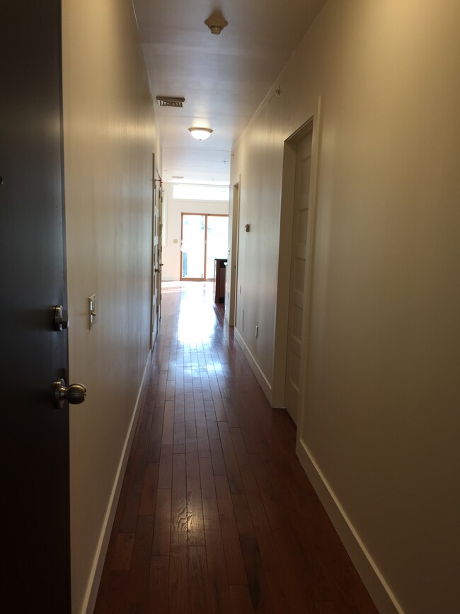 Building Photo - 358 Lamont Pl
