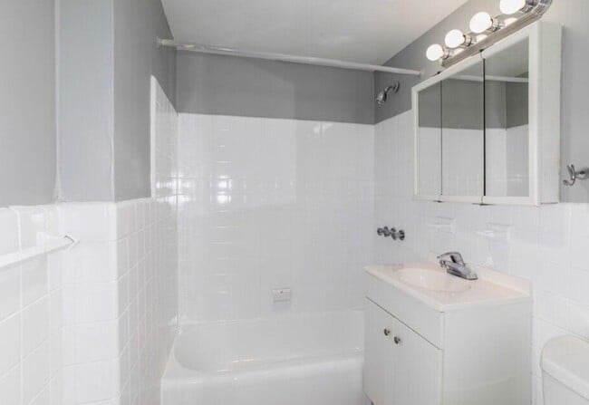 Photo - 865 Lower Ferry Rd (Ewing Township, NJ) Apartment
