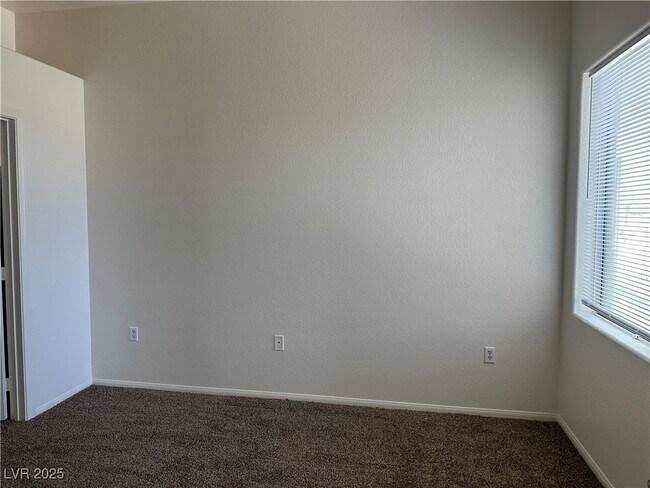 Foto del edificio - 2305 W Horizon Ridge Pkwy