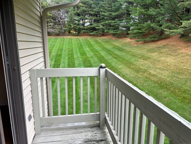 Building Photo - 1102 Summer Hill Dr