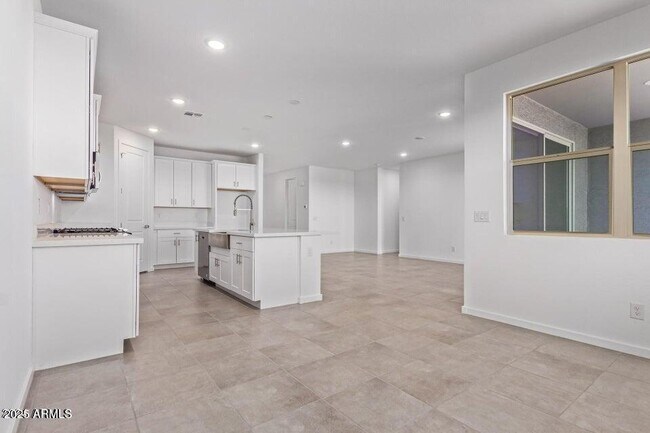 Building Photo - 16035 W El Cortez Pl