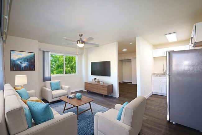 Open concept! - Shoreline Plaza