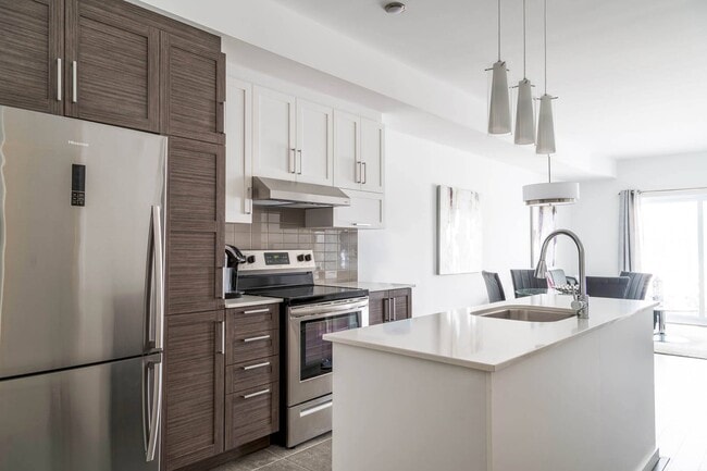 Building Photo - Kanata Lakes