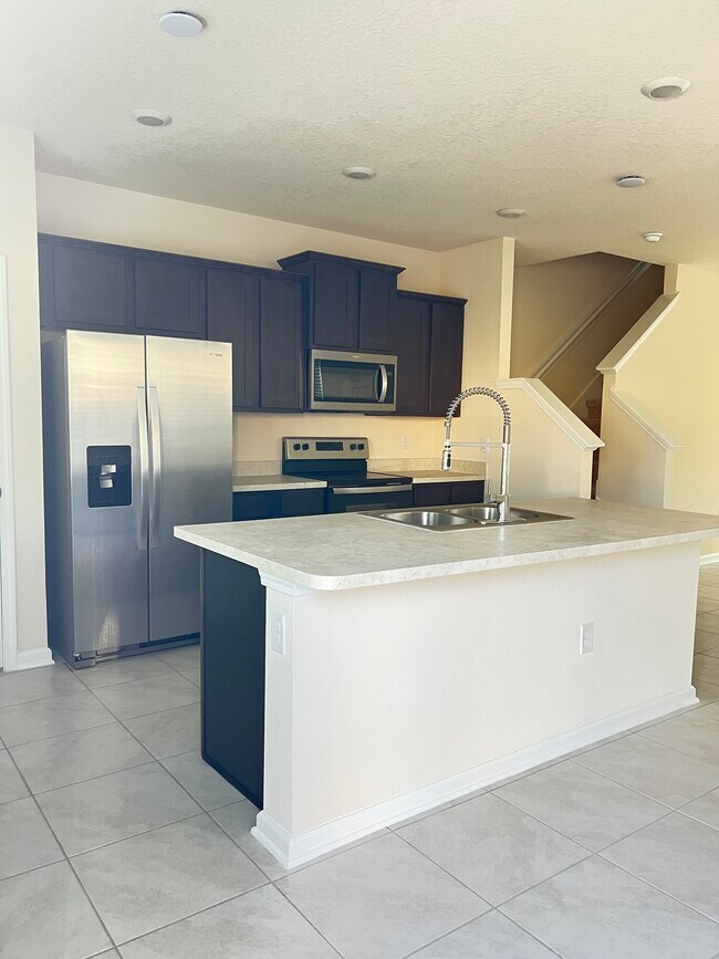 Foto del edificio - 8227 Larose Rd