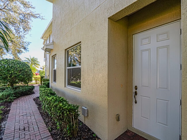 Foto del edificio - 1965 Bridgepointe Cir