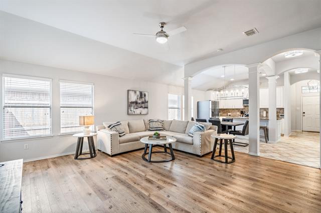 Building Photo - 828 Lake Worth Trl
