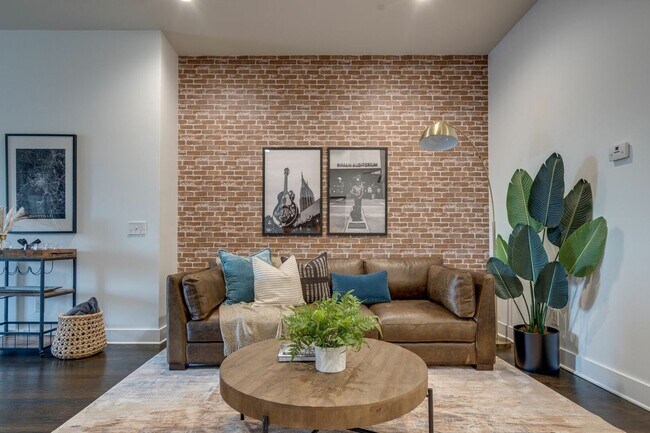 Foto del edificio - Charming 1BR Townhome in Nashville