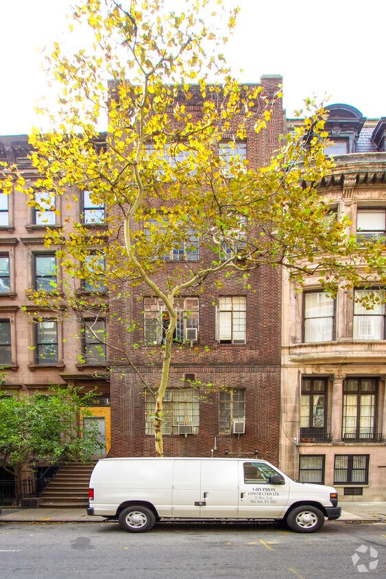 Foto principal - 50 E 66th St